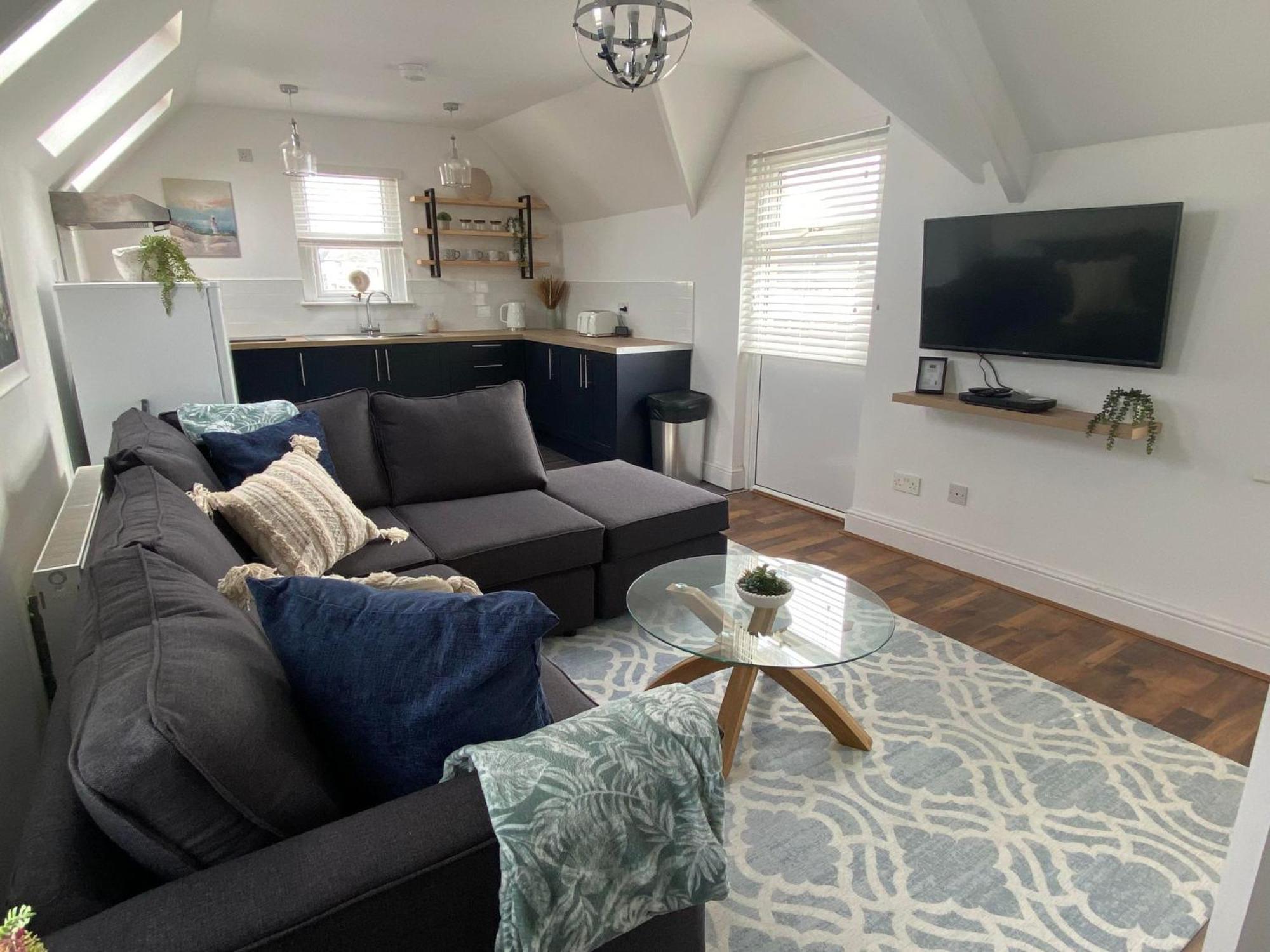The Penthouse At Percy House Pet Friendly 2 Bedroom In Sleeps 4 People Located In The Town Centre Apartment *