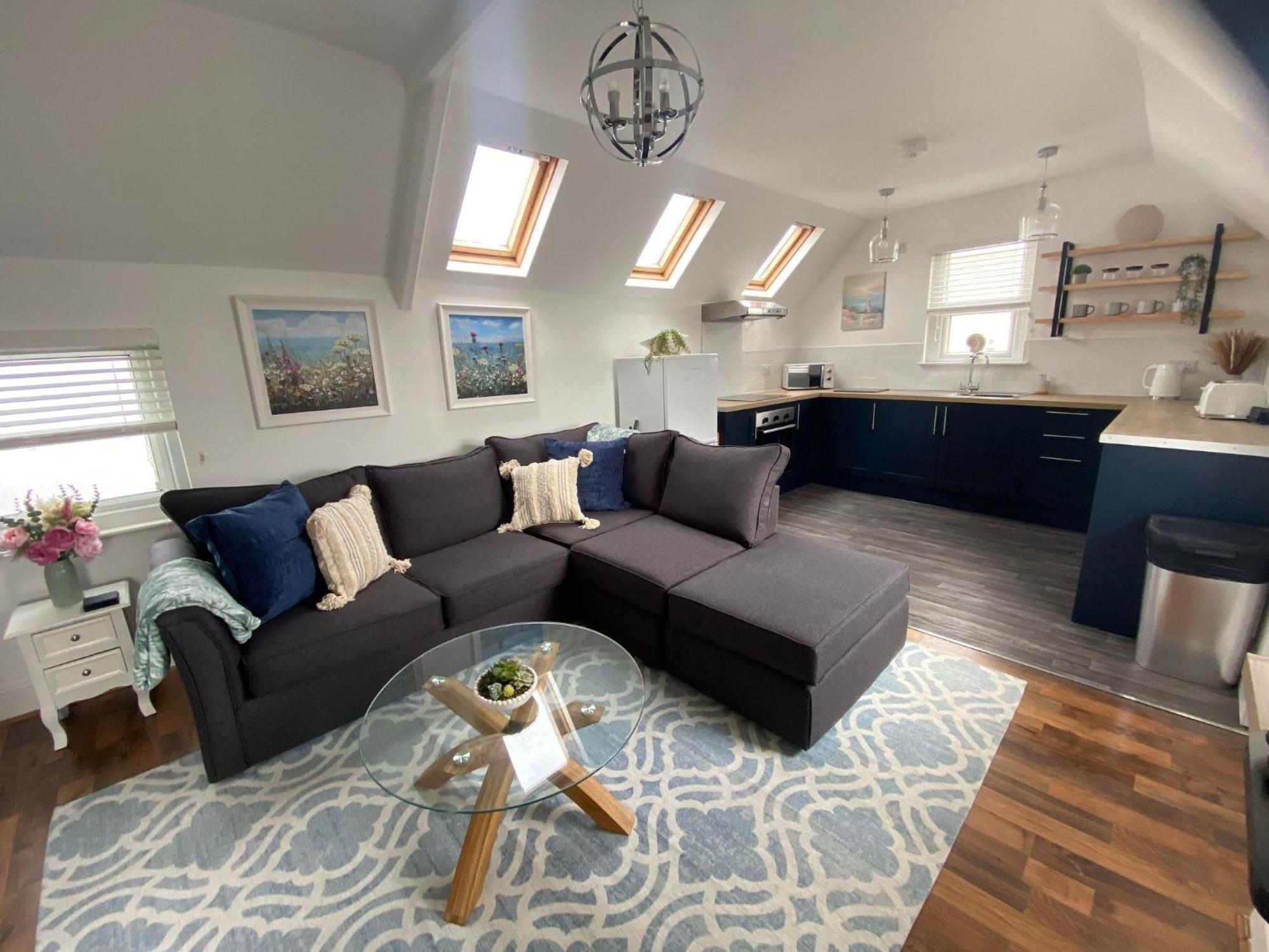 Apartment The Penthouse At Percy House Pet Friendly 2 Bedroom In Sleeps 4 People Located In The Town Centre Porthcawl