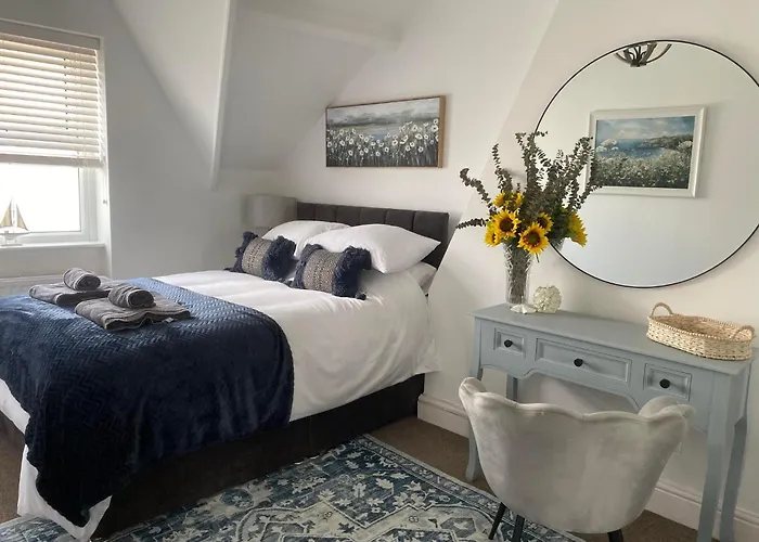 The Penthouse At Percy House Pet Friendly 2 Bedroom Apartment In Porthcawl Sleeps 4 People Located In The Town Centre