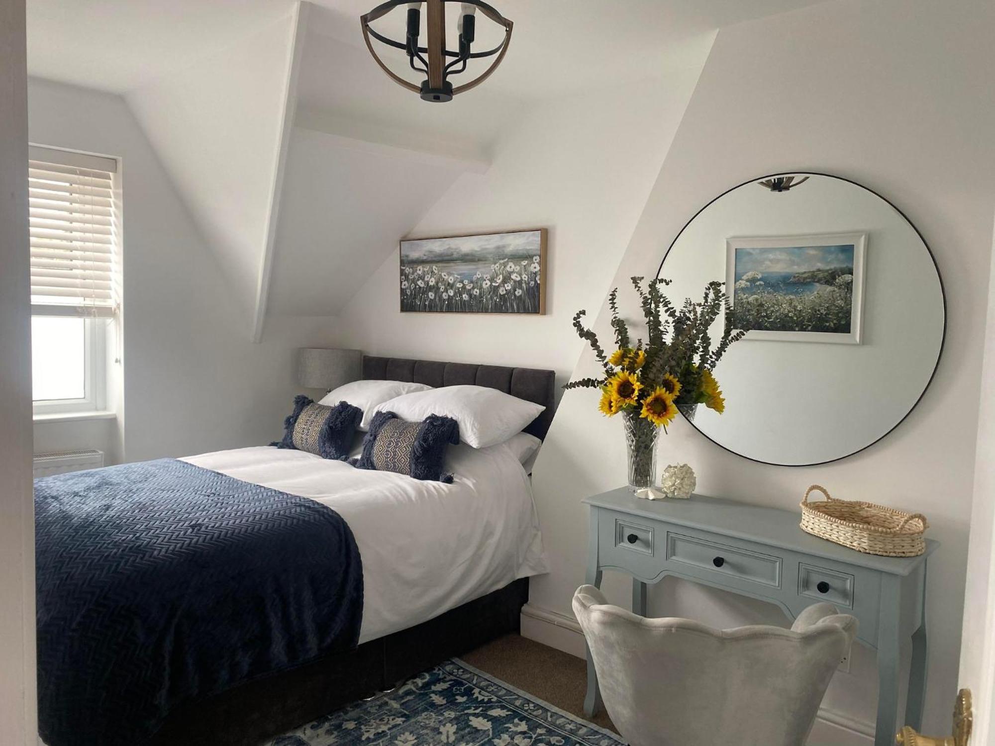 The Penthouse At Percy House Pet Friendly 2 Bedroom In Sleeps 4 People Located In The Town Centre Apartment Porthcawl
