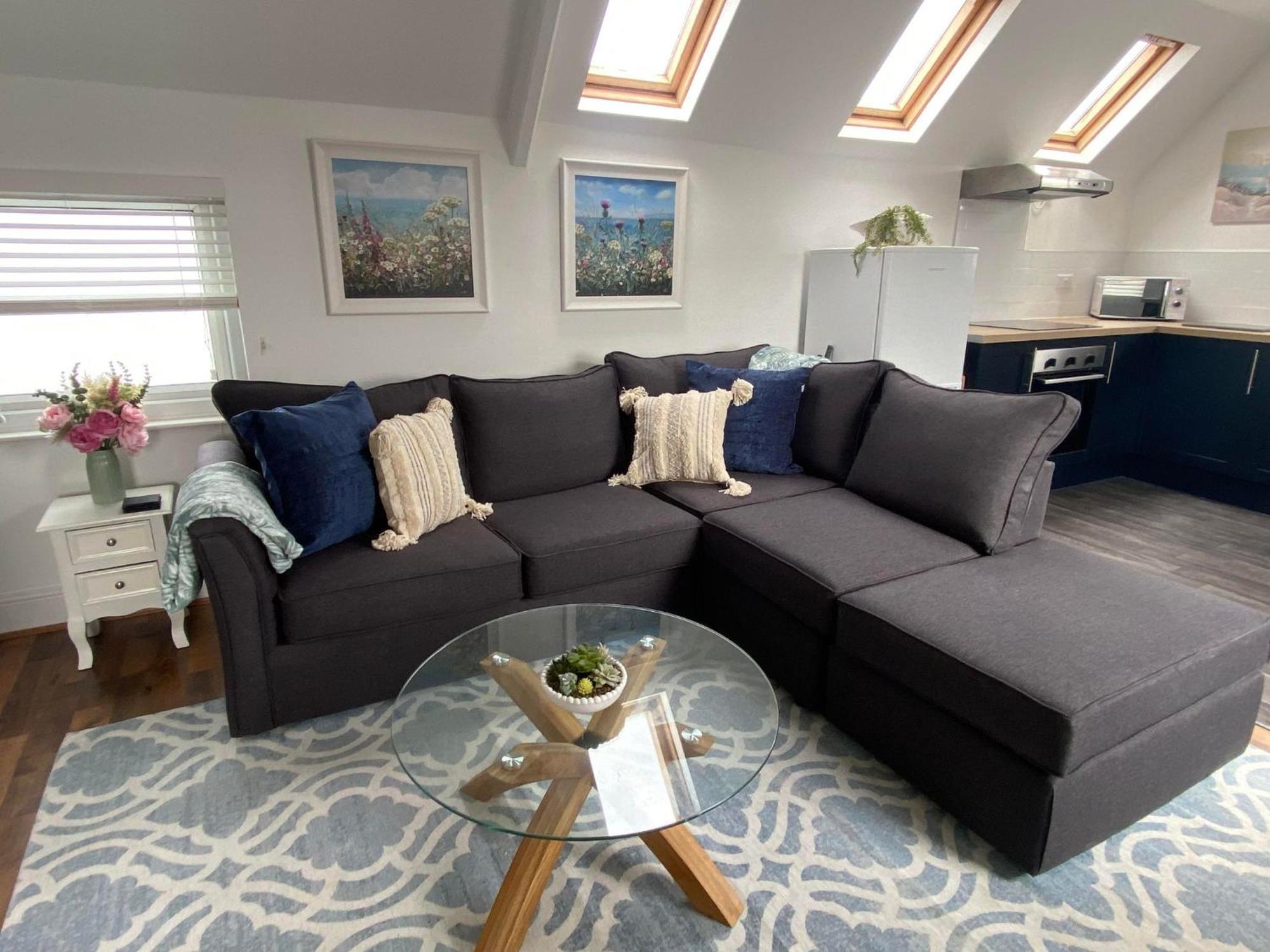 Apartment The Penthouse At Percy House Pet Friendly 2 Bedroom In Sleeps 4 People Located In The Town Centre *