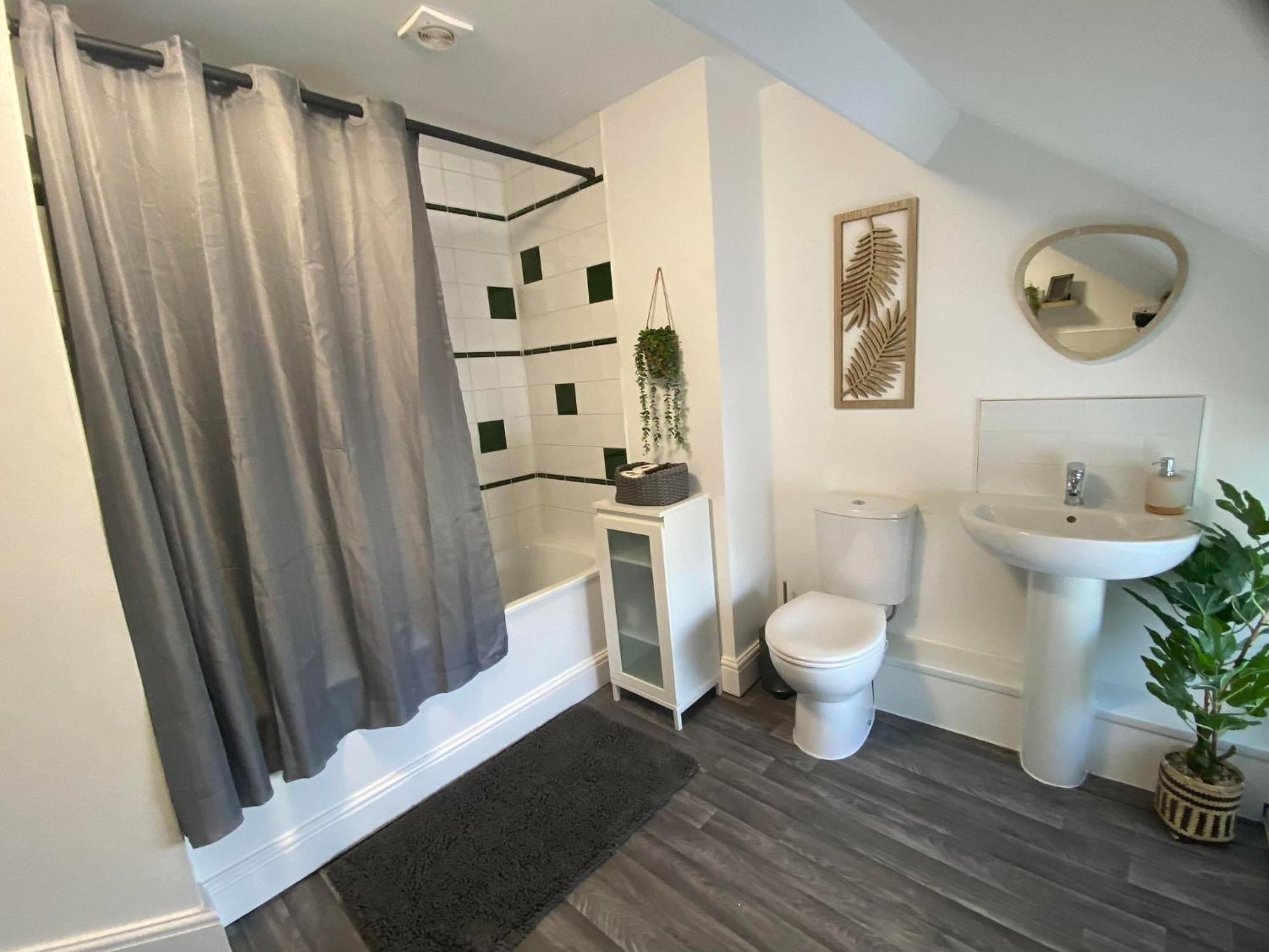Apartment The Penthouse At Percy House Pet Friendly 2 Bedroom In Sleeps 4 People Located In The Town Centre