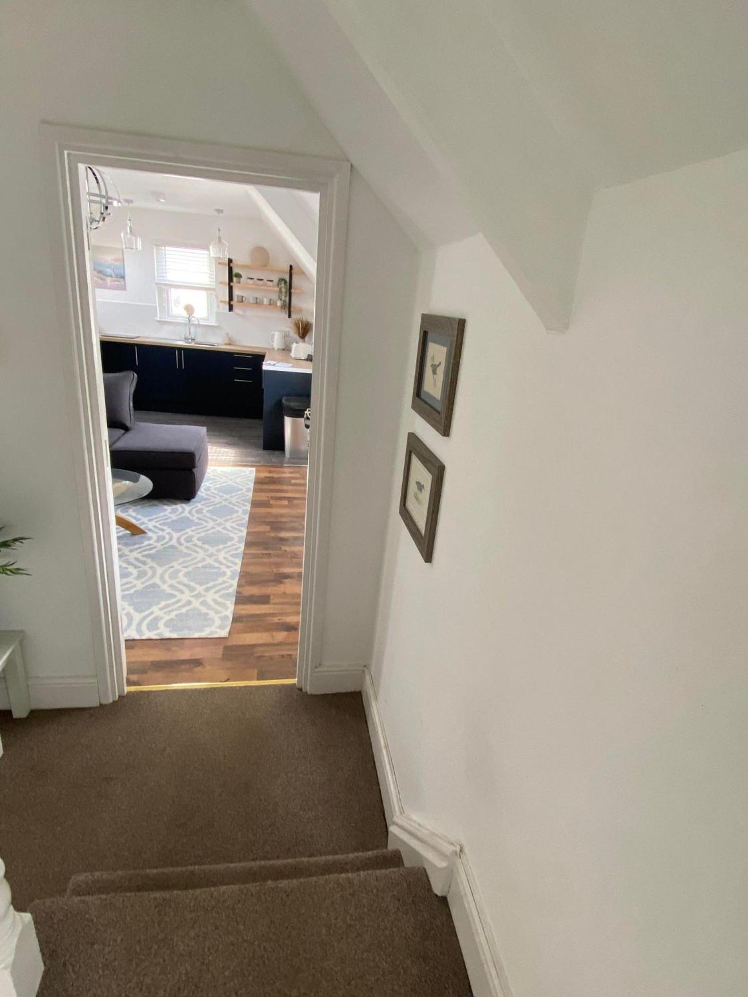 Apartment The Penthouse At Percy House Pet Friendly 2 Bedroom In Sleeps 4 People Located In The Town Centre *