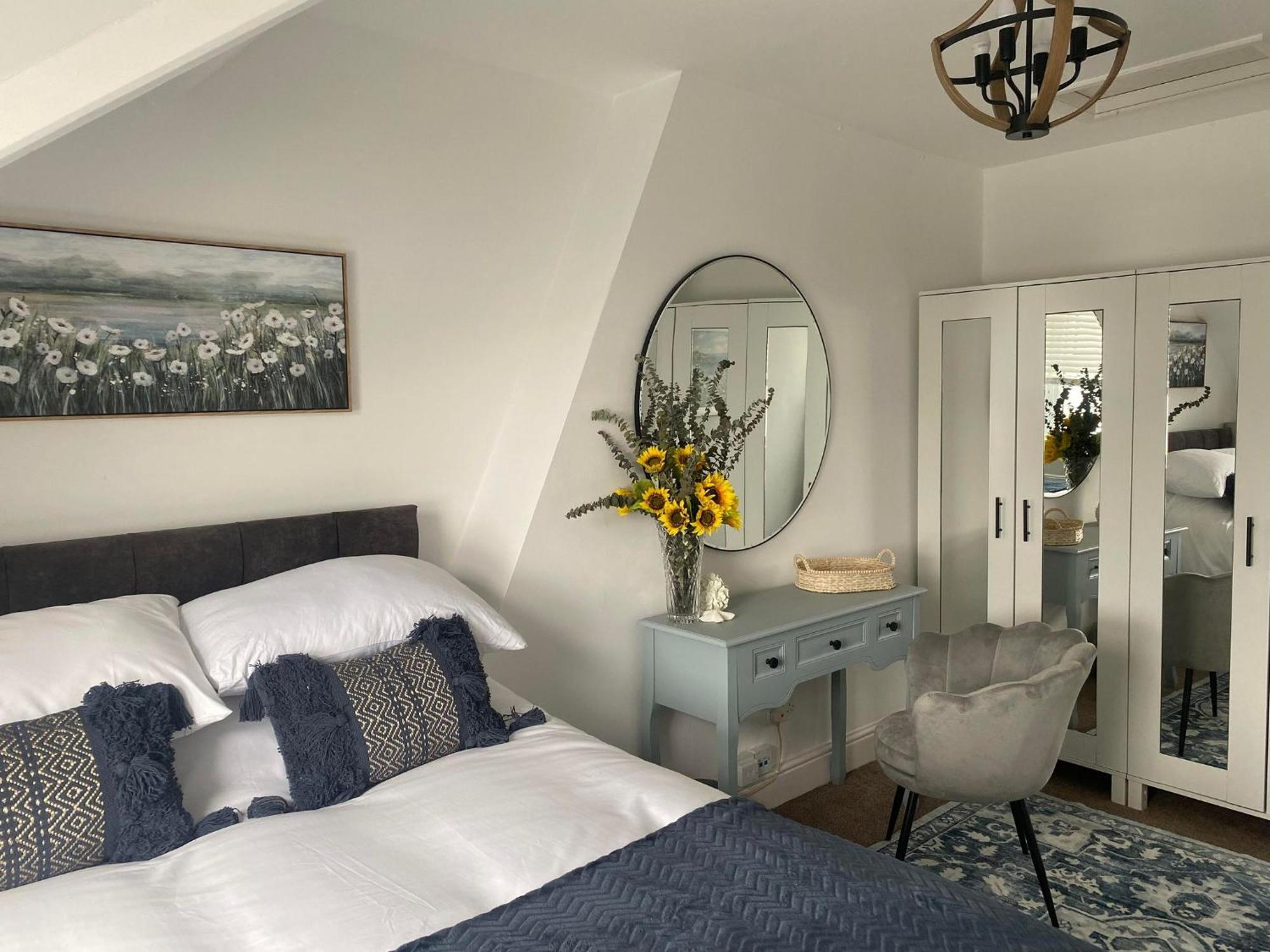 Apartment The Penthouse At Percy House Pet Friendly 2 Bedroom In Sleeps 4 People Located In The Town Centre Porthcawl